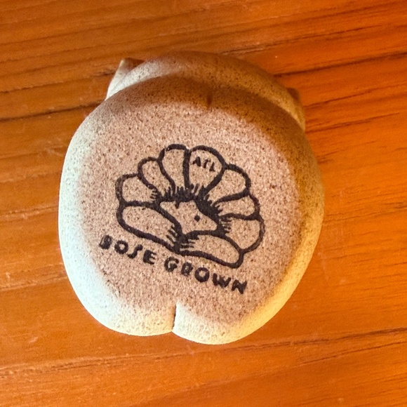 Rose Grown (Thumbelina?) Goddessware Boob Vessel (Retired?) - Picture 5 of 5